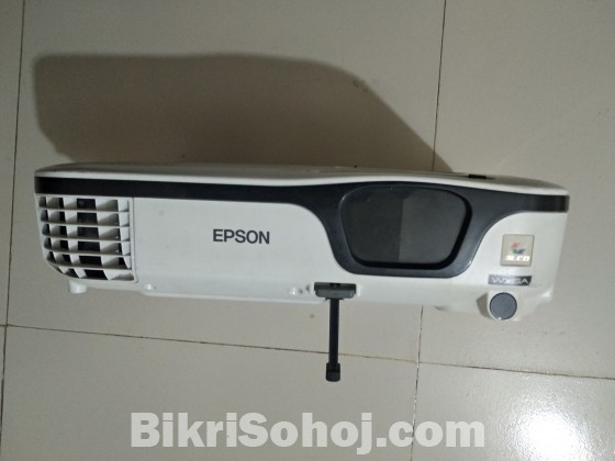 EPSON EB-W12 TRI-LCD Projector